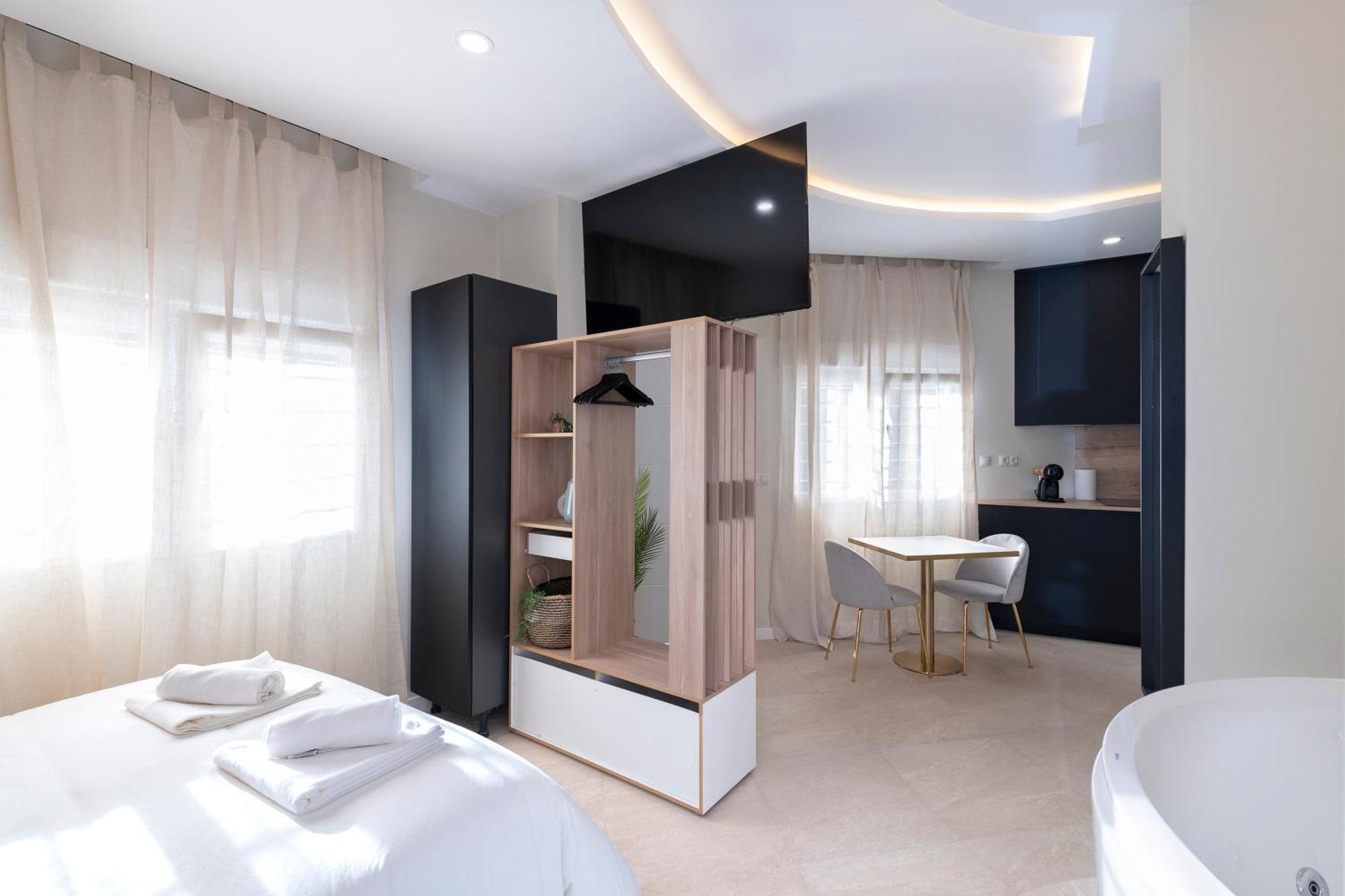 Malaga Boutique V.V Luxury Jacuzzy Apartment ภายนอก รูปภาพ
