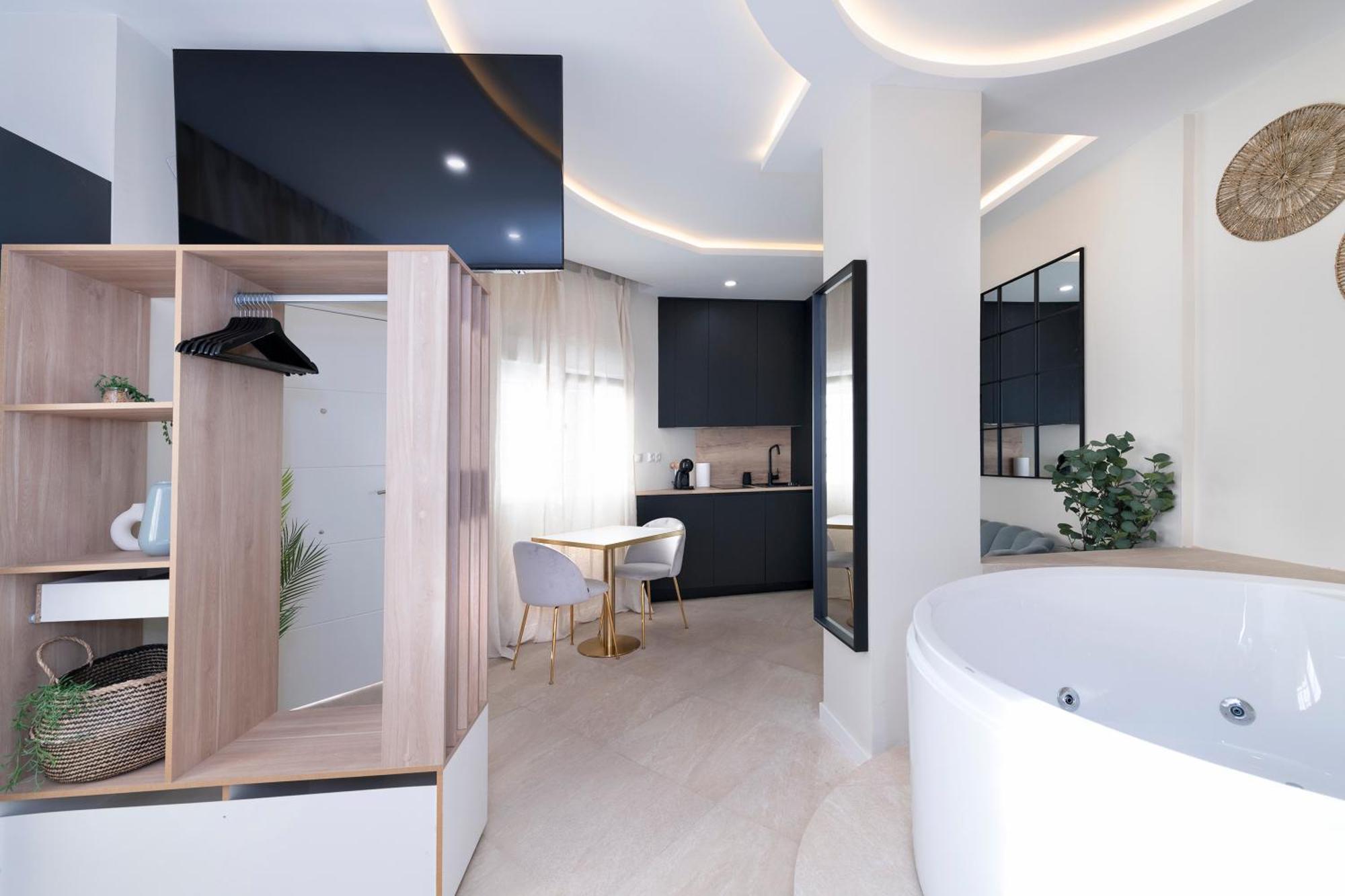 Malaga Boutique V.V Luxury Jacuzzy Apartment ภายนอก รูปภาพ